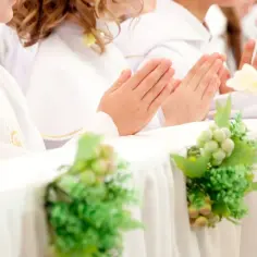 Co można kupić dziewczynce na komunię? 10 wyjątkowych pomysłów